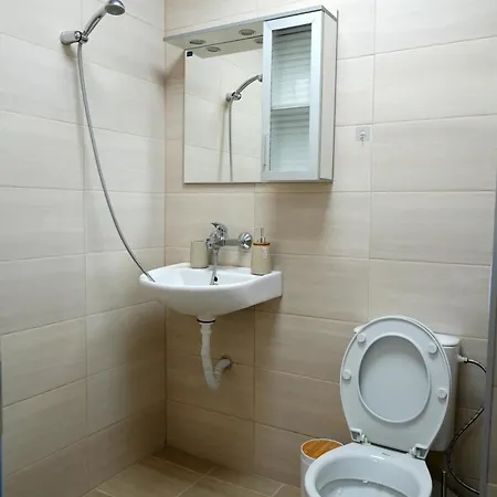 Vandrerhjem Tsanovi *